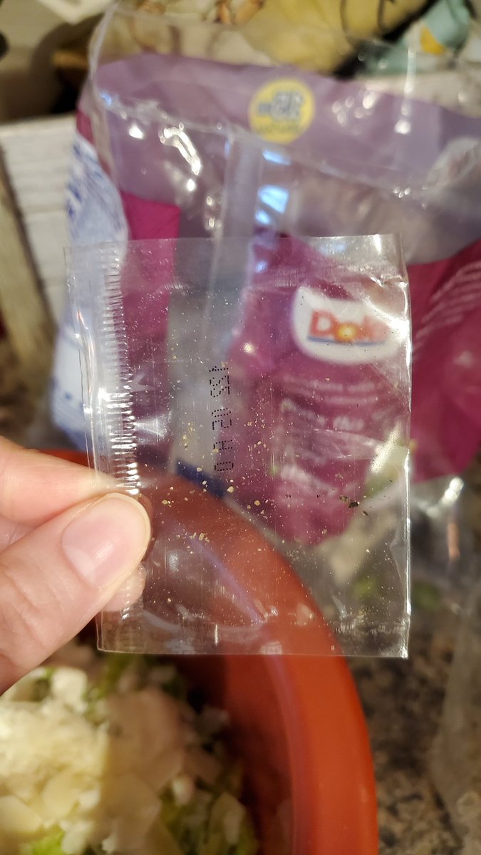 lizziedicamillo's tweet photo. @DoleTweets um...this is the seasoning mix we received with our ultimate Caesar salad mix🤔 https://t.co/bfL7gLoKOe