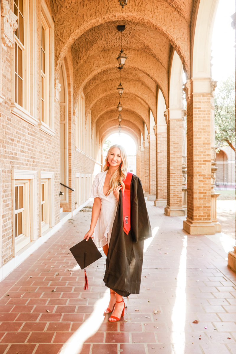 KateMorgan17's tweet photo. Graduating in two years Magna Cum Laude from Texas Tech? Best experience EVER 😭 https://t.co/Fxtz8feDyv