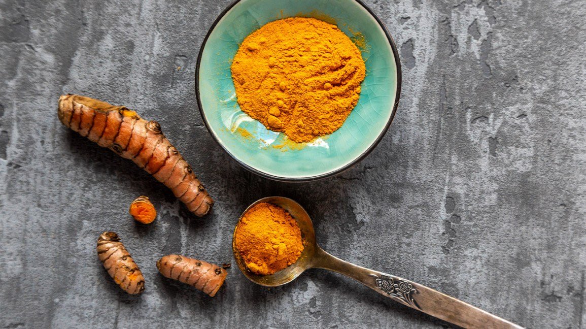 1) TURMERIC - My favourite SUPERFOOD! Turmeric contains antioxidant and anti inflammatory properties that provide glow and luster to the skin.