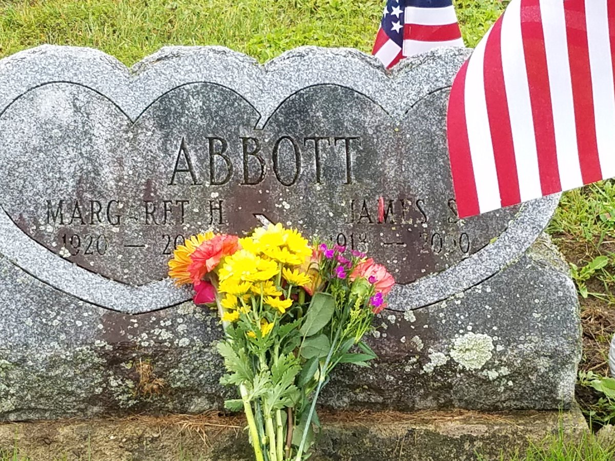 paramedic123mn's tweet photo. #VirtualMemorialDay @AmericanLegion SSG James Abbott, 68th Inf 10th MTN WWII, my grandfather, the reason i went into the army https://t.co/TkUazeT40M
