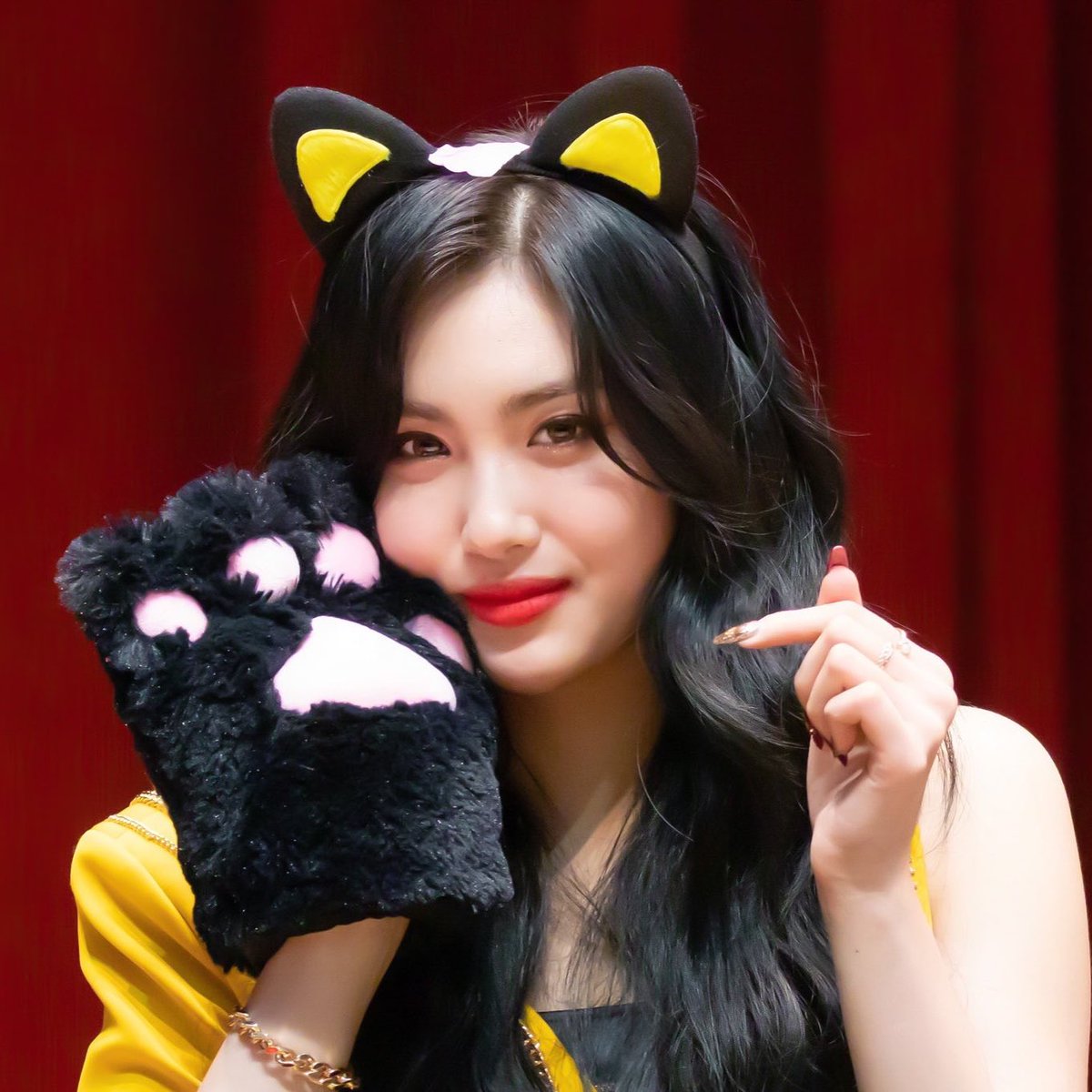 Everglow are actually furries;; a VERY necessary thread 