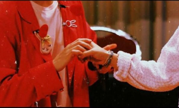 Jimin and Jungkook (Jikook) holding hands precious thread... ♡