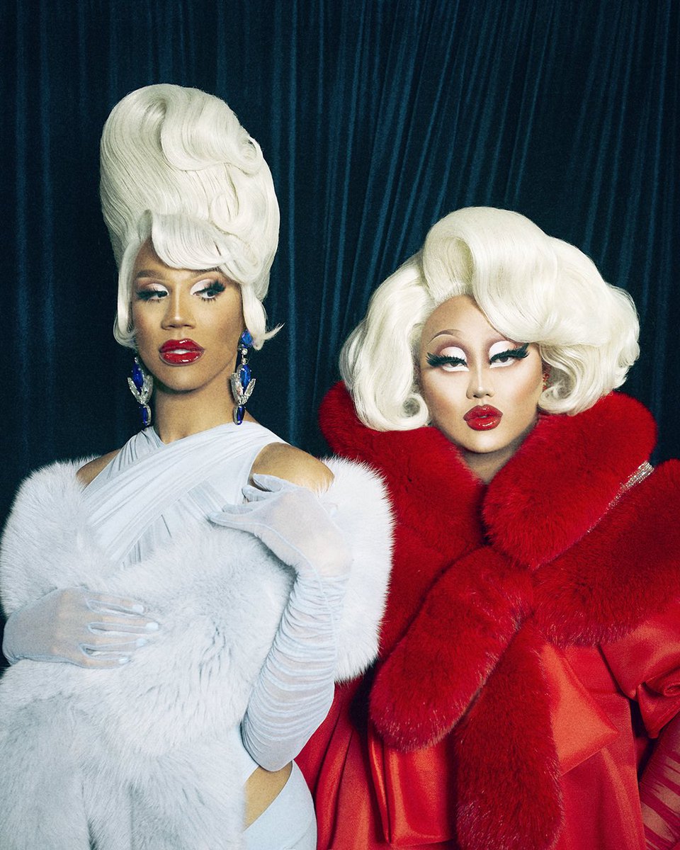 naomismallsduh's tweet photo. Bombshell Bestie @KimChi_Chic https://t.co/ZjIEYpItUC
