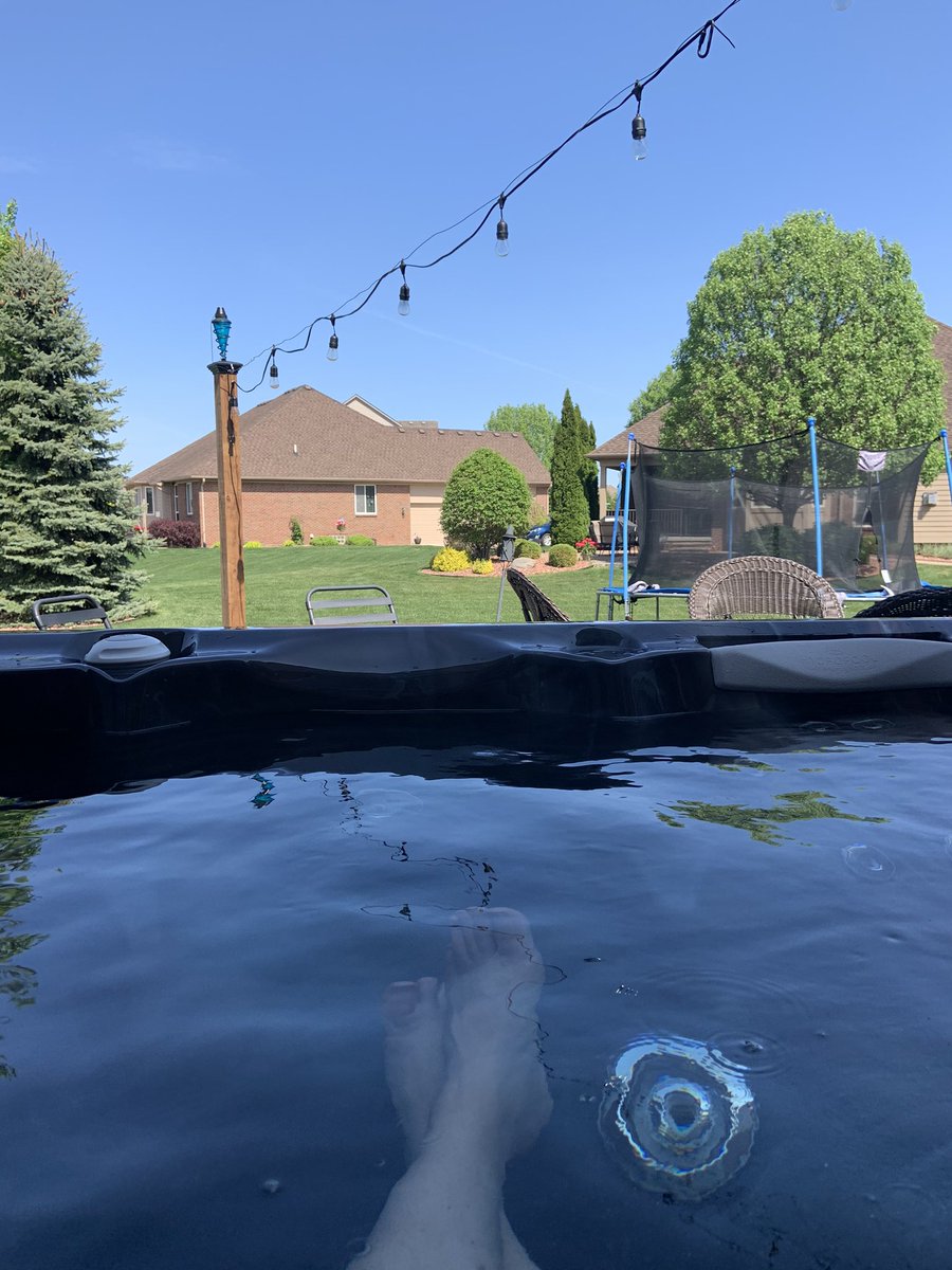 K2112C2's tweet photo. Hot tub!!! @noshoesradio https://t.co/SVd0liBHvl