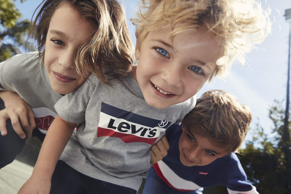 Levis_AR's tweet photo. Con sonrisas y #LevisKids esperamos el momento para volver a compartir aventuras! Descubrí la colección > https://t.co/mkvkVzckWJ #StayAtHome https://t.co/DXSt9pFlnC