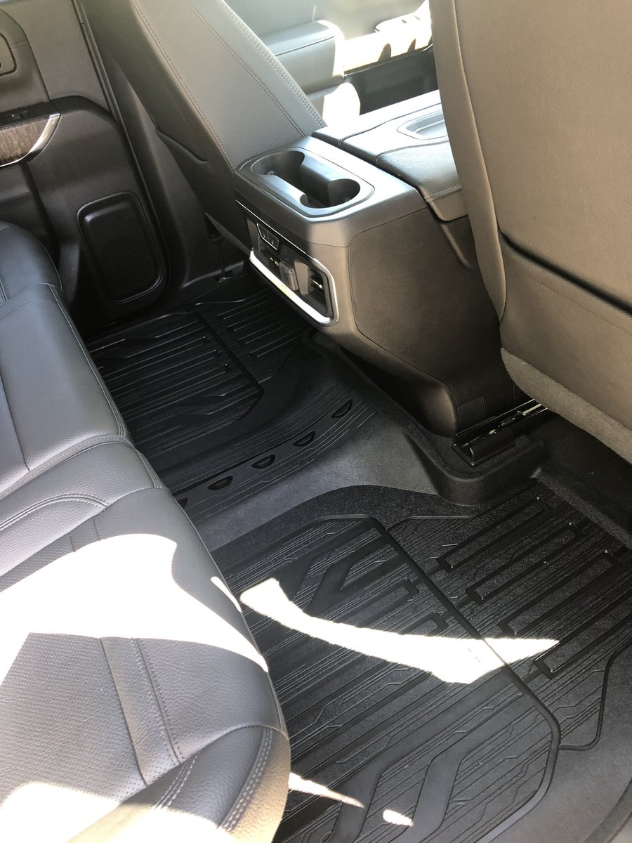 SopkoFrankie's tweet photo. Sign up to get your car detailed through our website https://t.co/uf6F3FKly7 to get $20 off!! Offer ends May 31st, don’t miss out! https://t.co/BWm8DYDi13