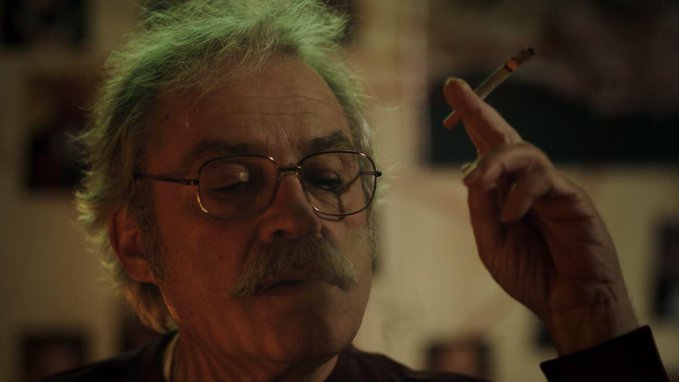 “Ne kadar az bilirsen o kadar iyi uyursun” der Gorki. İzahını Sartre yapar; “uyursan gece biter uyuyamazsan sen.” Son noktayı Freud koyar: “çok uyumak kaçmaktır, uyuyamamak ise yakalanmak.”