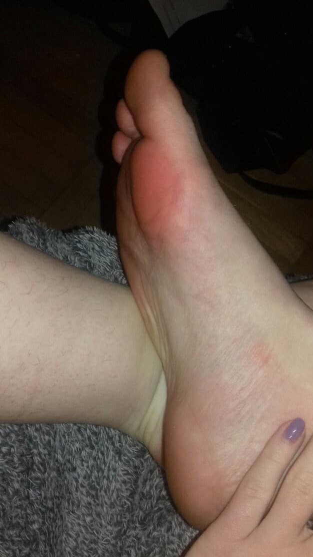 GoddesRose12's tweet photo. Która szmata gotowa na wydojenie? Może Ty psie chcesz zobaczyć więcej moich stópek? #findomqueen #findom #slave #findomgodess #paypig #sluts #findomgodess #fetish #foot #feetpicsforsale  #dominating #domina #feetpictures #feetlove  #moneyslaves  #findomfeet #findom #femdom https://t.co/GlIorGDAxy