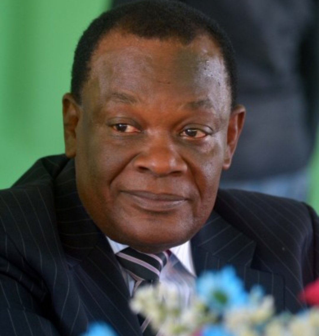 GazetteHaiti's tweet photo. FLASH:- Yves Jean-Bart dit Dadou est officiellement suspendu de la Fédération Haitienne de Football  suite aux accusations d'abus sexuels sur mineurs portées contre lui selon @guardian .La décision a été prise par la commission d'éthique de la FIFA. https://t.co/xaTh537t59