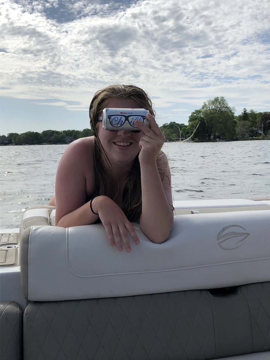 taylorjacobs32's tweet photo. #Sweeps #TakeTimeToChill https://t.co/vbgAKs9Jqn