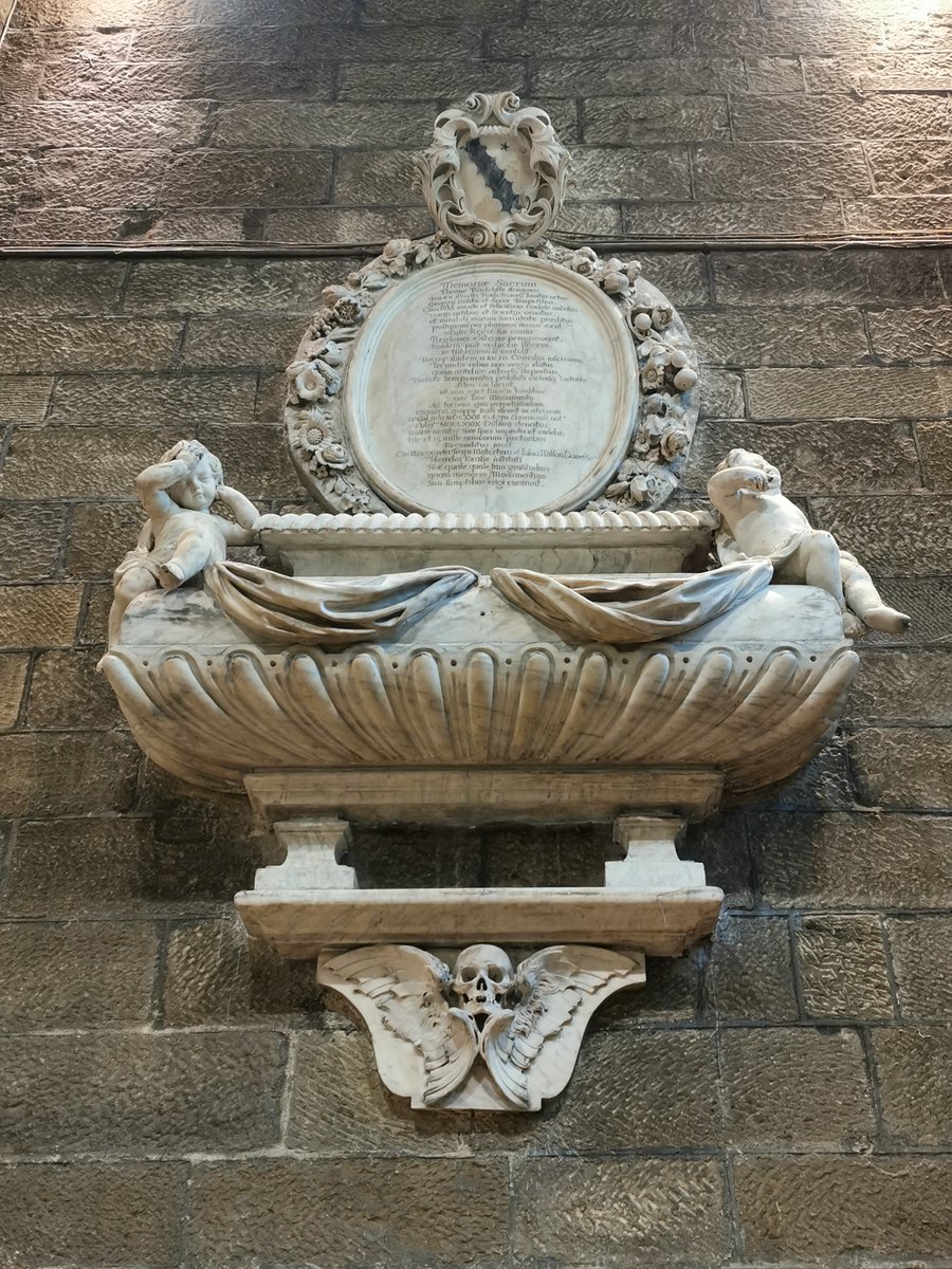 In the tower is this mural memorial to Sir Thomas Radcliffe d.1679. It's attributed to Grinling Gibbons & Arnold Quellin, & is described by Pevsner as "a very fine gadrooned sarcophagus with putti & drapery" You can't miss the fabulous winged skull  #MementoMoriMonday.