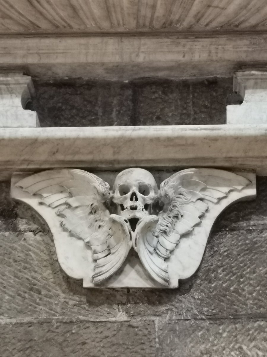 In the tower is this mural memorial to Sir Thomas Radcliffe d.1679. It's attributed to Grinling Gibbons & Arnold Quellin, & is described by Pevsner as "a very fine gadrooned sarcophagus with putti & drapery" You can't miss the fabulous winged skull  #MementoMoriMonday.