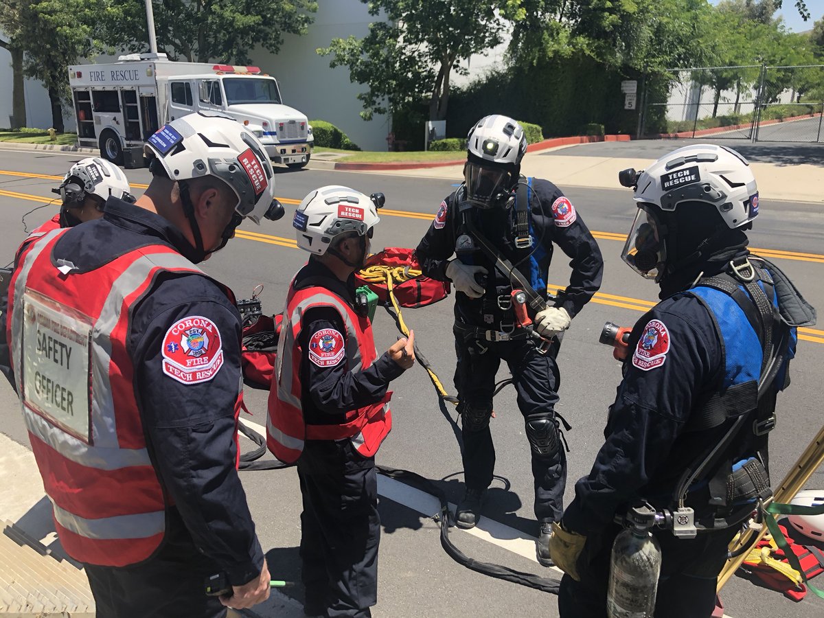 Corona Fire Dept #CoronaFire tweet media