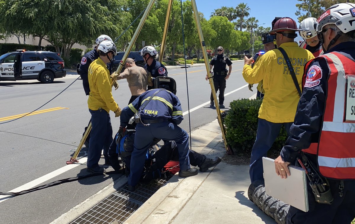 Corona Fire Dept #CoronaFire tweet media