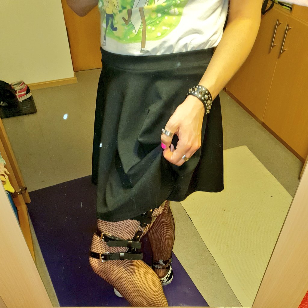 privatensfwacc's tweet photo. Boy in skirtππ
#boyinskirt #femboy #genderconfusing #findom #Chastity #locked #teamlocked #lockedinchastity #needmoney #buymynudes https://t.co/haaO7FANUV