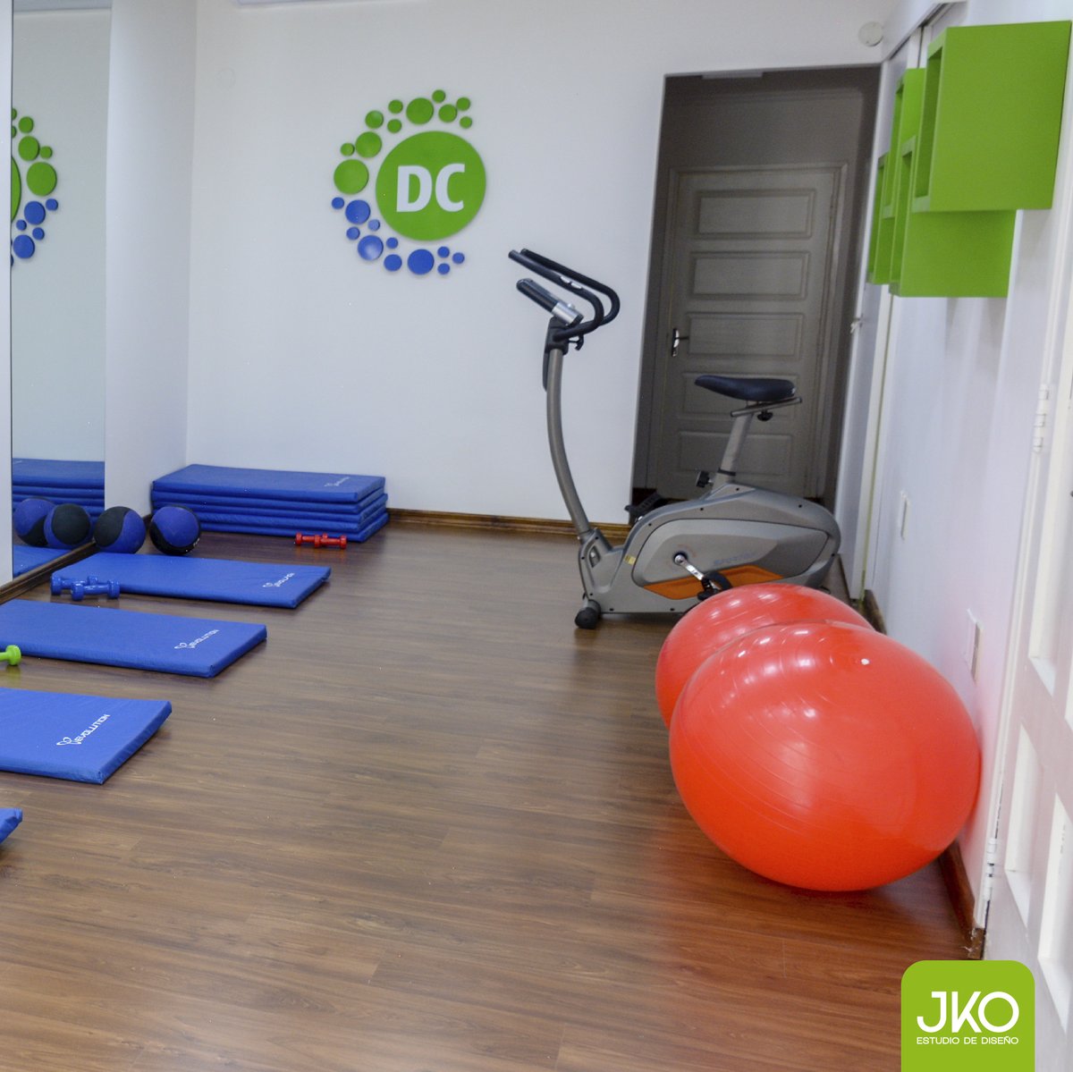 jkoestudio's tweet photo. DietaClub Dr.Cormillot Encarnación

En este proyecto nos encargamos de la remodelación del local y fabricación de mobiliarios cumpliendo con los requerimientos de la franquicia.

#JKOestudio https://t.co/76paZX7oPm