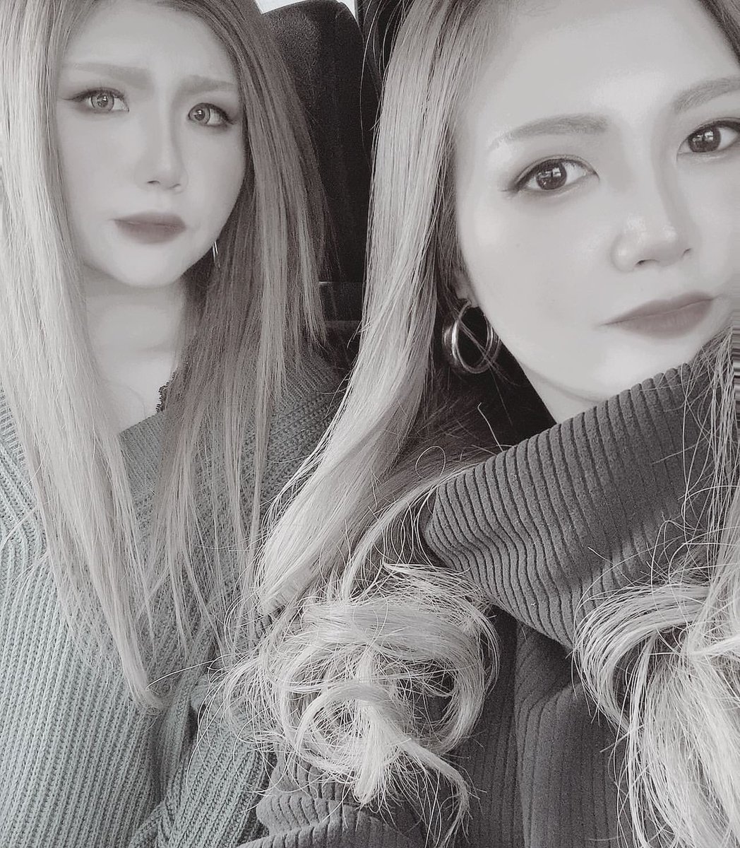 shiki09221's tweet photo. 🖤🤍🖤🤍 https://t.co/C91srIsrh8