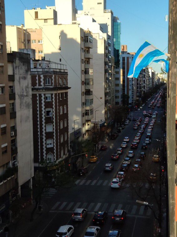 #Galería | En fotos, la multitudinaria movilización de médicos en la ciudad de Córdoba >> eldoce.tv/fotos/sociedad…