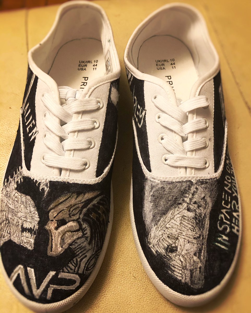 DrJude_G's tweet photo. Set of #Alien trainers finished tonight, gift for a friend of a friend. Very difficult to draw. Need inspiration for next one now #FunkyFeet #TrainerArt #KindnessMatters #Gifting https://t.co/V4o6t90KFn