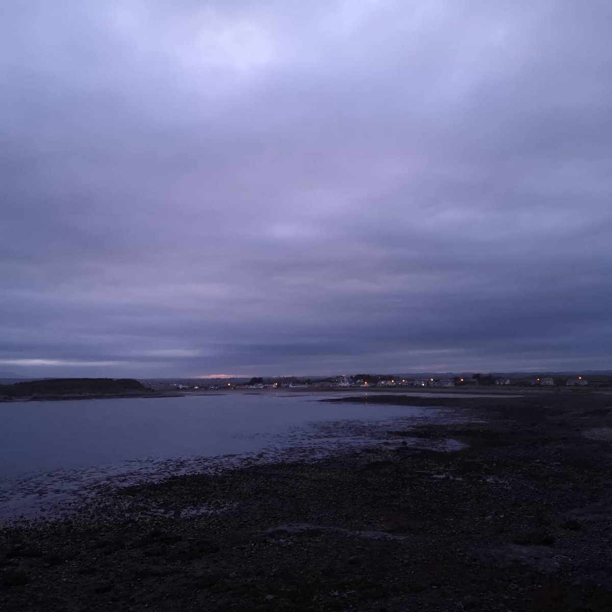 77PaulOShea's tweet photo. Brooding Skies tonight across Coney Island to the Mournes.
#ConeyIsland #Ardglass #mournemountains #LecaleWay #CoDown https://t.co/uZ3osD15Ez