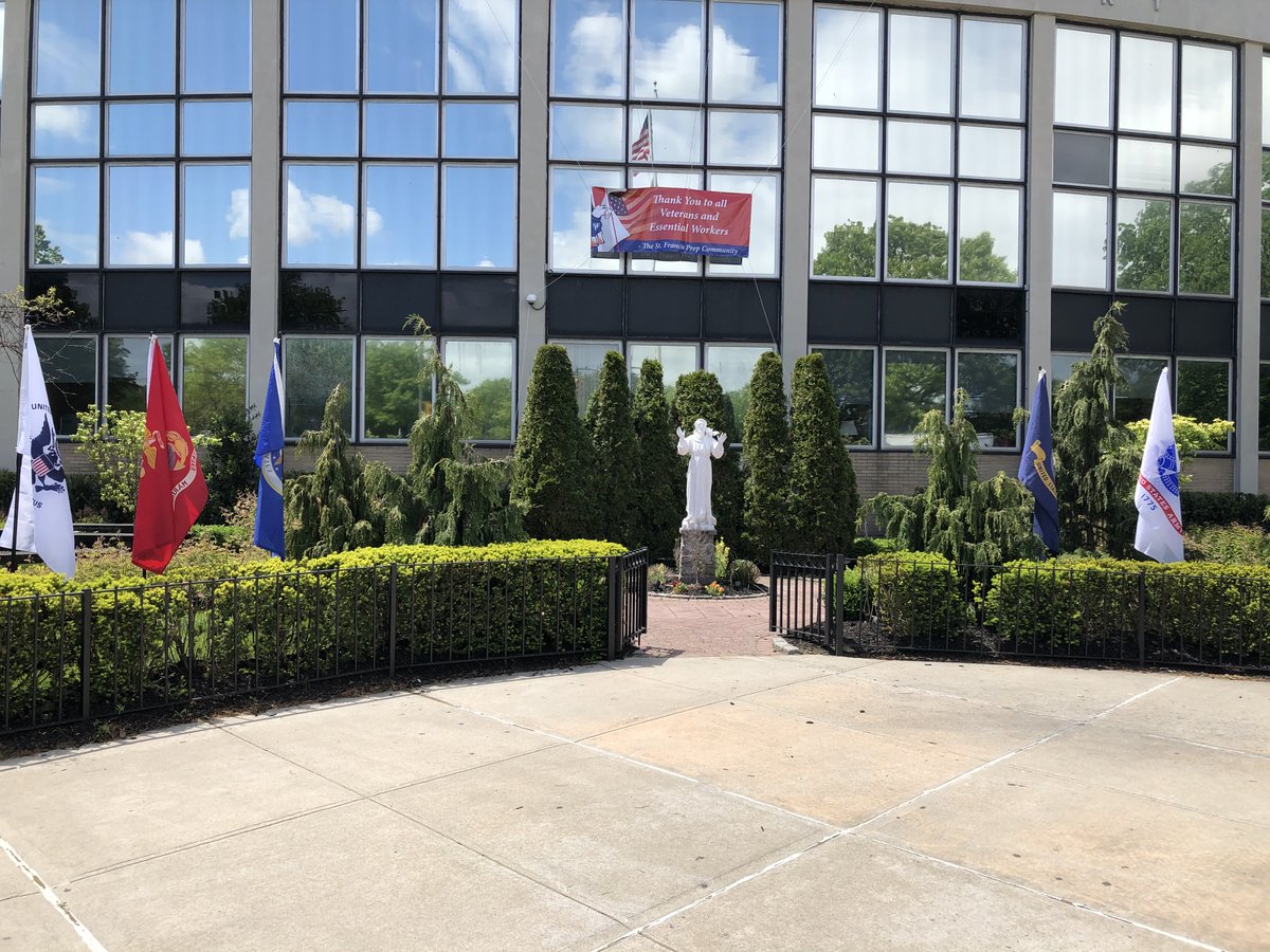 StFrancisPrep1's tweet photo. Happy Memorial Day to all our Veterans and Essential Workers. Thank you!
.
.
.
.
.
#SFP4ever #StFrancisPrep #StFrancis #SFPSpirit #Franciscan #FranciscanSpirit #HighSchool #Prep #Preparatory #StFrancis1 #Catholic #CatholicSchool #FreshMeadows #SFPTogetherAtHome #MemorialDay https://t.co/2T2DdFLhMh