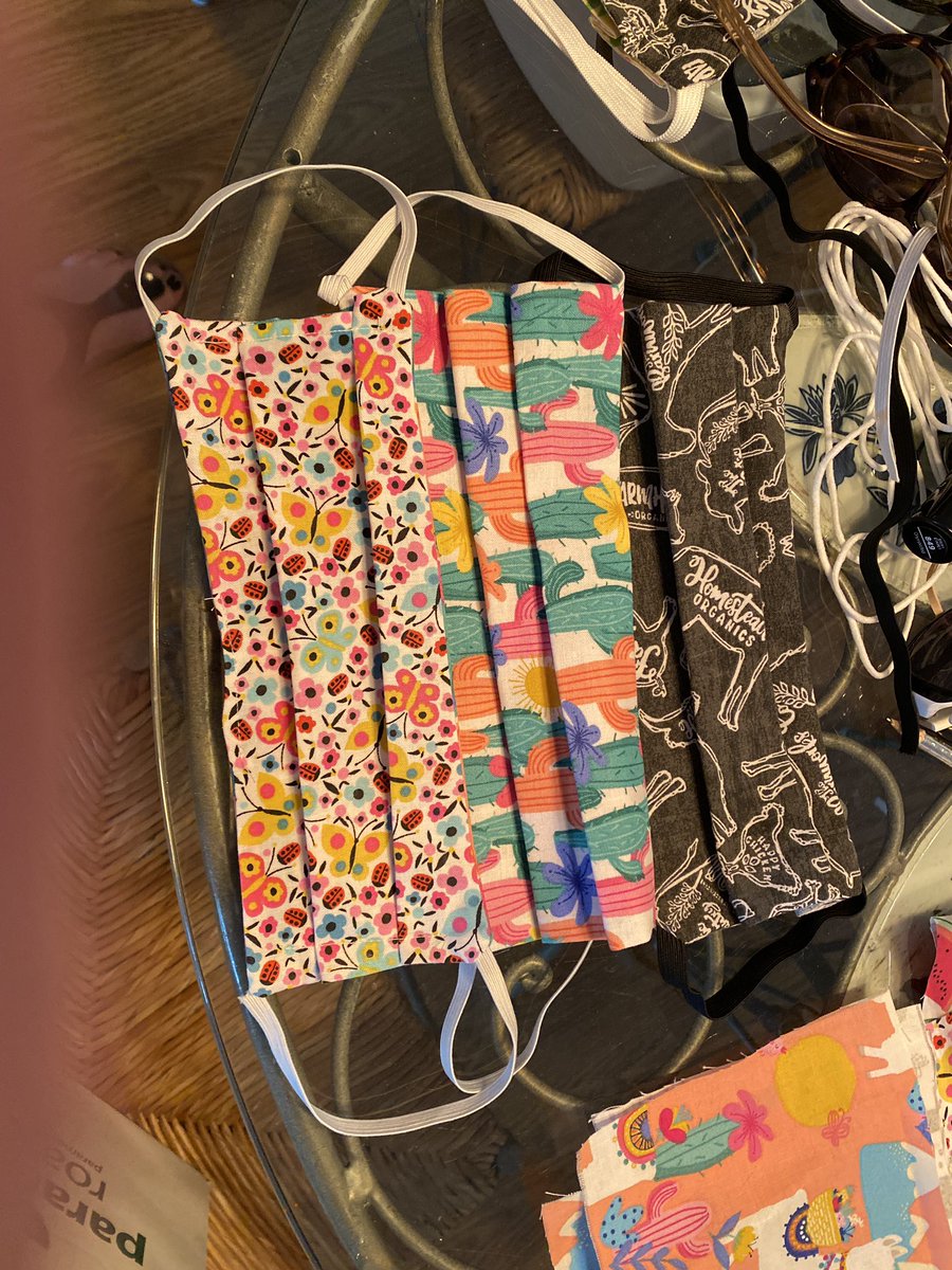 DontBurnThePig_'s tweet photo. I’ve been feverishly sewing masks for those that need them! If you are one of those people, hmu! They’re FREE! ✌🏼❤️ #LoVE #BeKindAlways https://t.co/NKsF3t5KDF