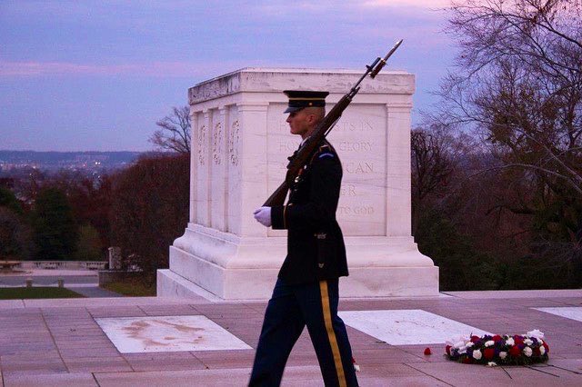 BoerneDemocrats's tweet photo. Today we honor and mourn those who gave the ultimate sacrifice. 🇺🇸 #MemorialDay #HonorTheFallen https://t.co/pR9xUV7ePK