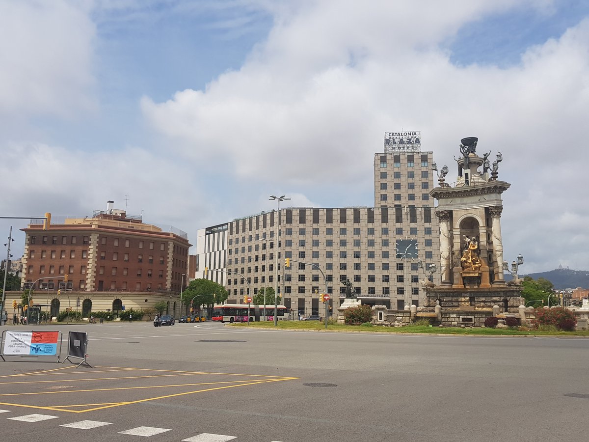 #Santsmontjuic #sensetransit i amb tot l'#espaipublic per a la #ciutadania durant el passat cap de setmana! #COVID19 #confinament #sensecontaminacio #stopcontaminacio #qualitatdelaire