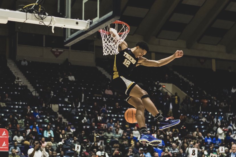 AHSTigerHoops's tweet image. Oliver Gerard we appreciate your dedication, leadership, and hardwork this season, Congratulations in obtaining the MVP Award for 19-20 Season! @Alcovy_Sports @TigersSportsMed @CoachAlexander8 @CoachGlenn10 @Coach_Johnson_2 @TeamStrap @WayneChristian @bandboyz05 @AHSLadyTigersB1