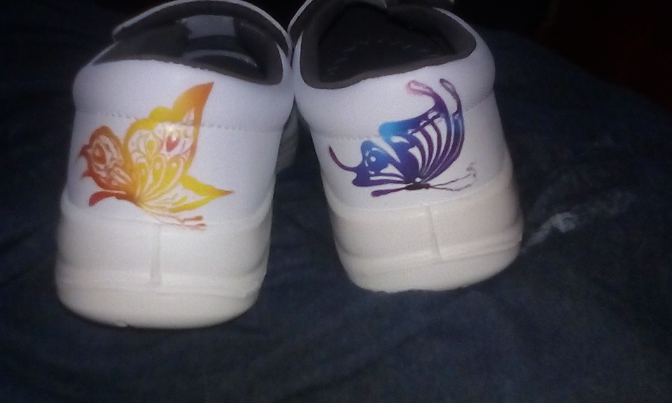 emzie84's tweet photo. in other news...... i LOVE my new work shoes ❤️❤️❤️👍

#careworker
#carehome 
#KeepingSpiritsUp
#bestjobever https://t.co/cuCuUA9fiB
