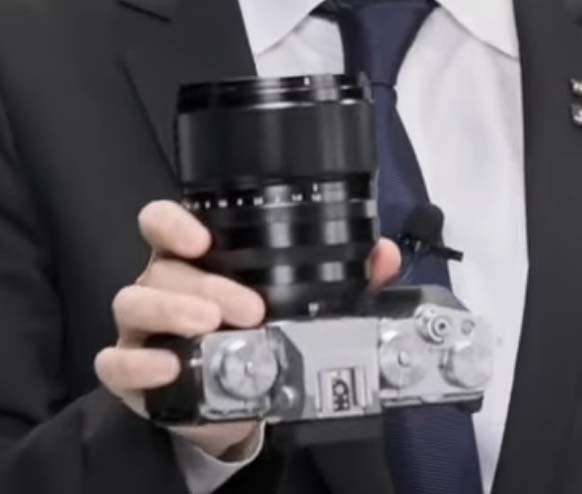 photorumors's tweet photo. The #Fujifilm XF 50mm f/1.0 lens is coming this year:
https://t.co/gaWwVohSMA
#fuji #fujiaddict #fujirumors https://t.co/vuZbZk8P1f