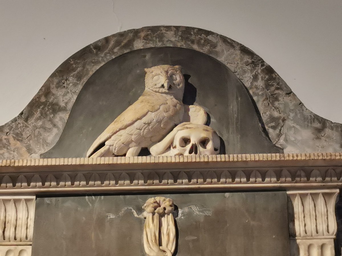 Back in the chancel, another mural monument, this one to Sir George Savile, the 8th Baronet d1784. Elegant and well-detailed in different coloured marbles, it bears the Savile owl posed dramatically with a skull.  #OwlishMonday  #MementoMoriMonday