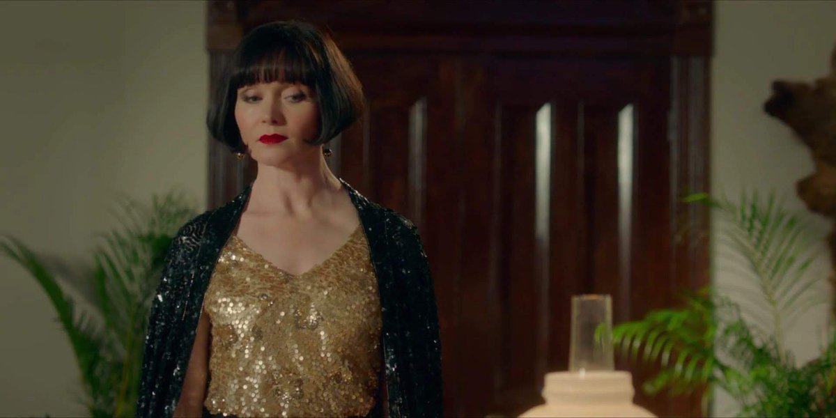  the gold dress • very... sequinny?• i absolutely LOVE the cape • the shoes.... *chef’s kiss* • we get to see her peel off stockings which is fab • it just SCREAMS phryne with all the shimmer and shine •12/10