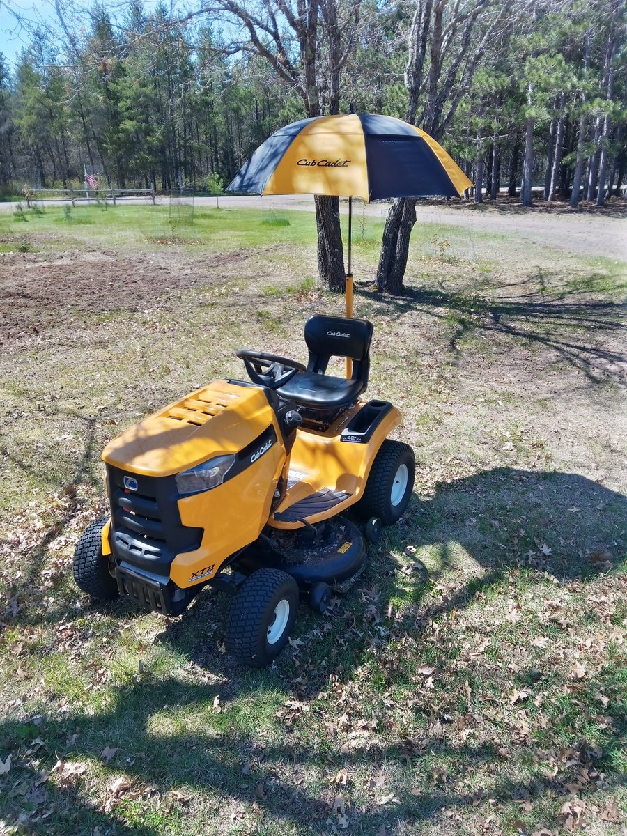 cb_wolfpoint's tweet photo. @CubCadet_USA Fun in the sun #CubSpring #CubStrongPromo #CubStrong https://t.co/xEiPKy7zTo