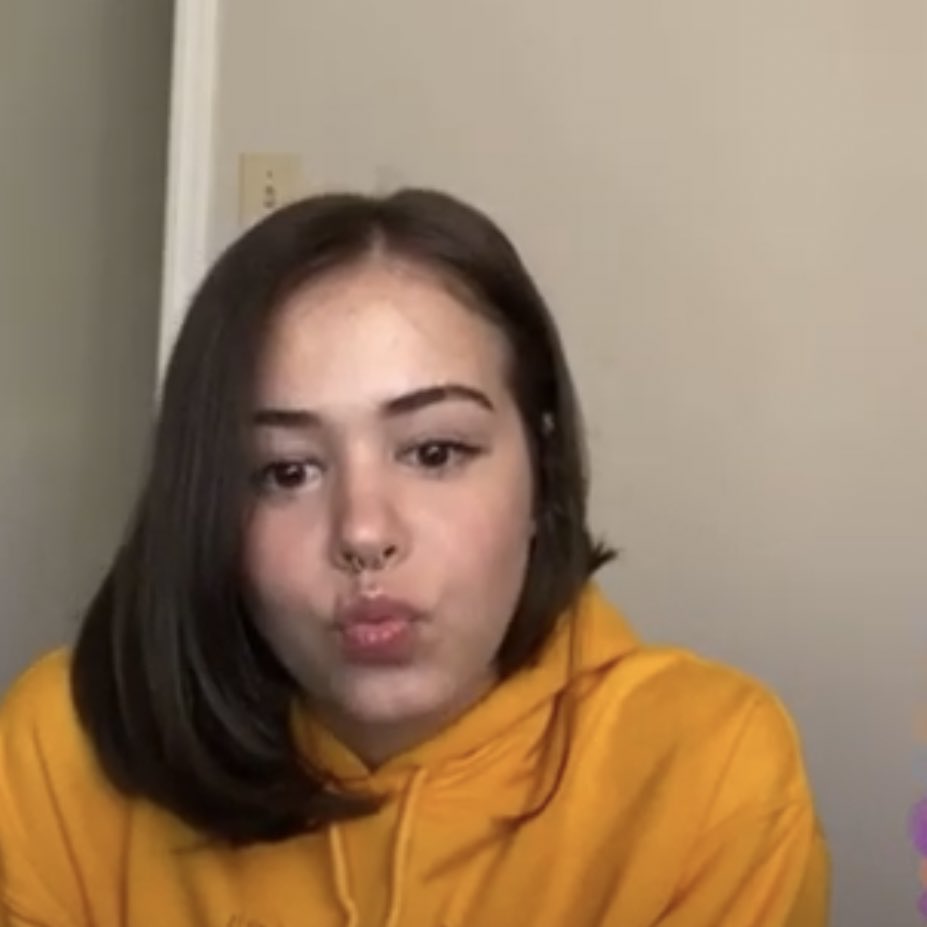 Kaylee reaction pics from her live—- THREAD