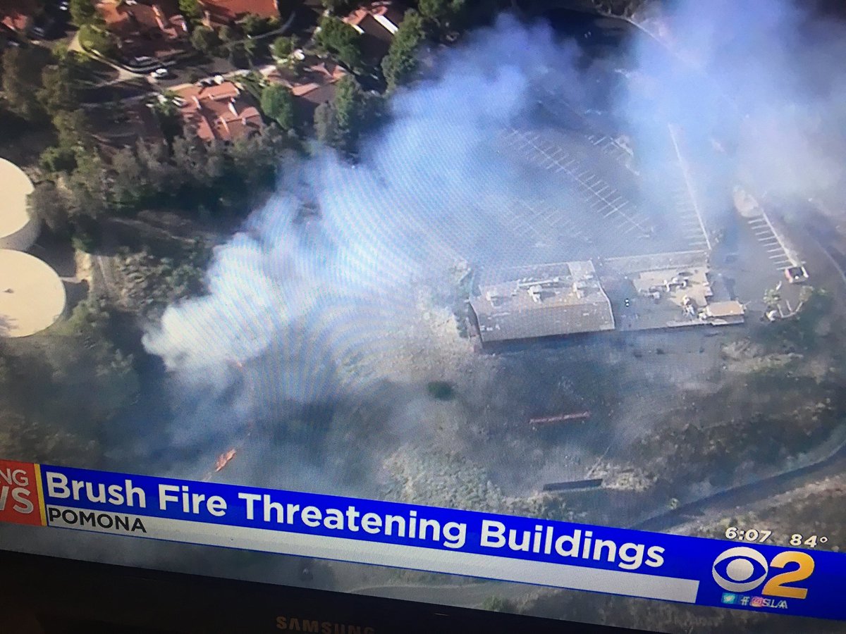 StewartTVNews's tweet photo. #breaking Live Coverage CBS2 News UPDATE: Fire is now at 10 acres in high grass. Immediate structure threat to one closed restaurant has been mitigated. Two @LACoFireAirOps  &amp; one @LAFD water dropping helicopters battling. #GilletteFire #LACoFD https://t.co/vfQO8SDbjZ