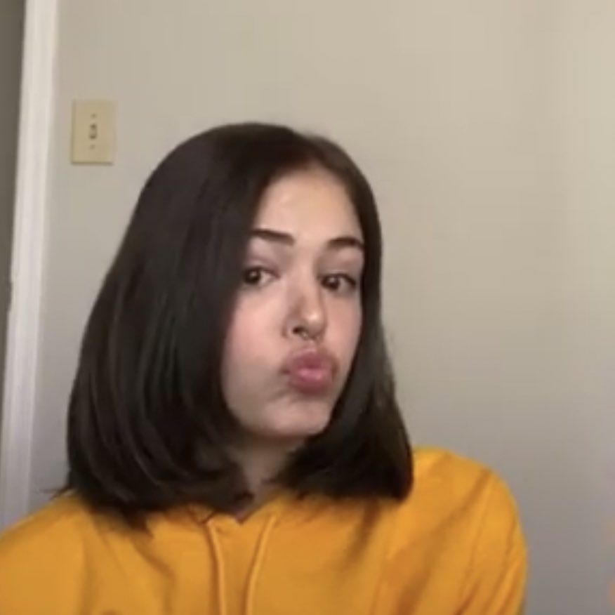 Kaylee reaction pics from her live—- THREAD