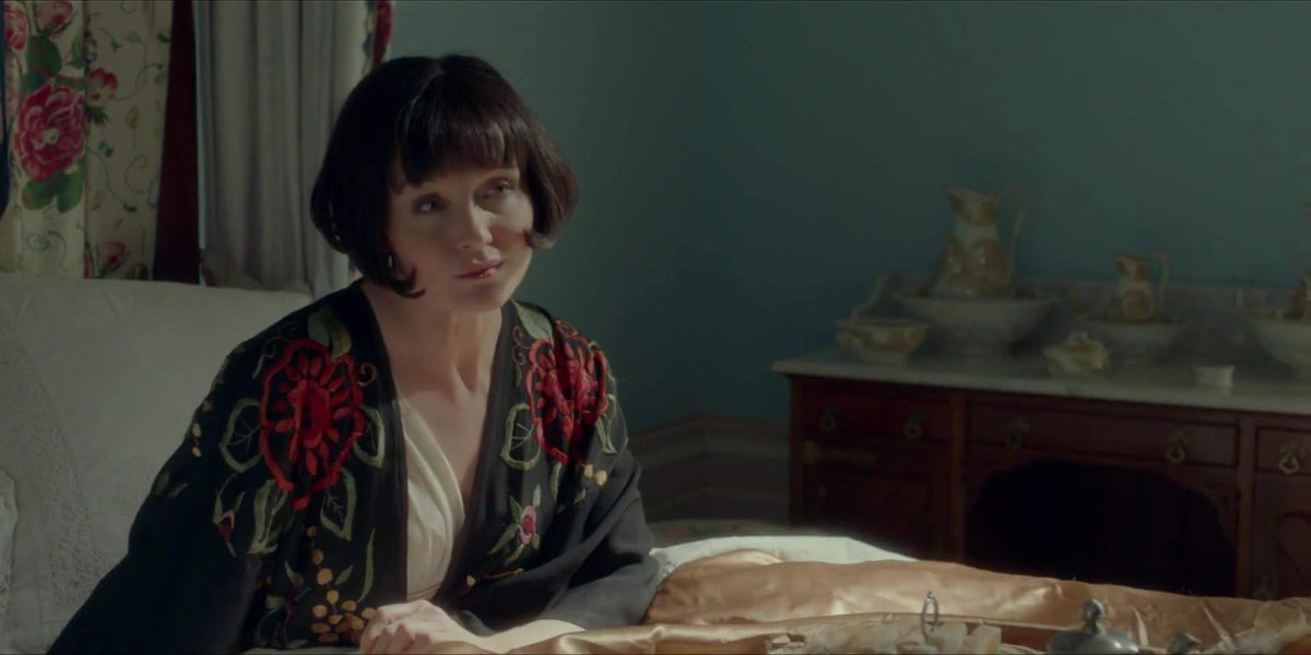  the floral robe • a crime that we didn’t see it more • soft and sleepy phryne >> • i actually really really love it and want my own • would be 10/10 but we didn’t see it for long enough so • 8/10
