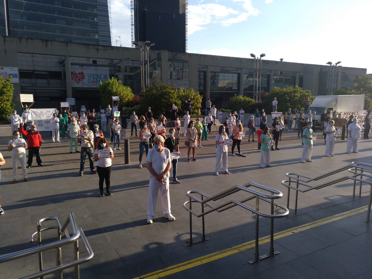 SanitariosNece's tweet photo. GRACIAS Y MIL VECES GRACIAS A TODOS Y CADA UNO DE LOS ASISTENTES A ESTE ACTO.

Lo realizamos enteramente por la población, por sus derechos y para poder prestar la mejor atención sanitaria posible SIEMPRE. 

Lucharemos hoy y siempre porque la SANIDAD sea PÚBLICA y de CALIDAD. https://t.co/2eu3k8N8eq