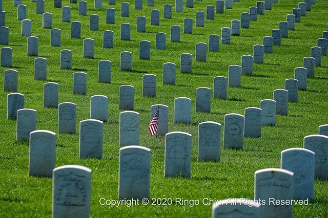 ringochiu's tweet photo. The annual Memorial Day commemoration at Los Angeles National Cemetery. #covid19 #pandemic2020 #memorialday #memorialday2020 #memorialdaycommemoration #losangelesnationalcemetery #fujifilmxseries #fujixmoment #leicala…

📸 https://t.co/SssVaMMOt4 via https://t.co/tFiRvDvplH https://t.co/cBPNLQc3pb