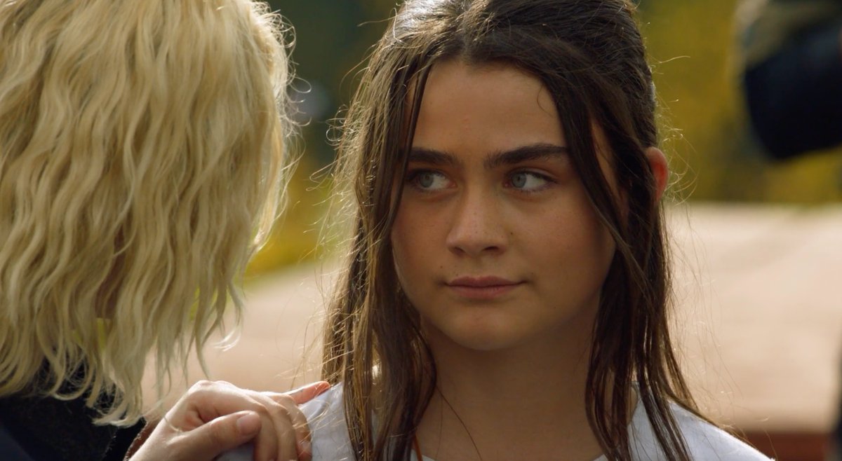 The100S7's tweet photo. Happy birthday to #The100's Lola Flanery (@LolaFlanery)! We hope you have a great day! ✨ https://t.co/0RKK9BoJKK