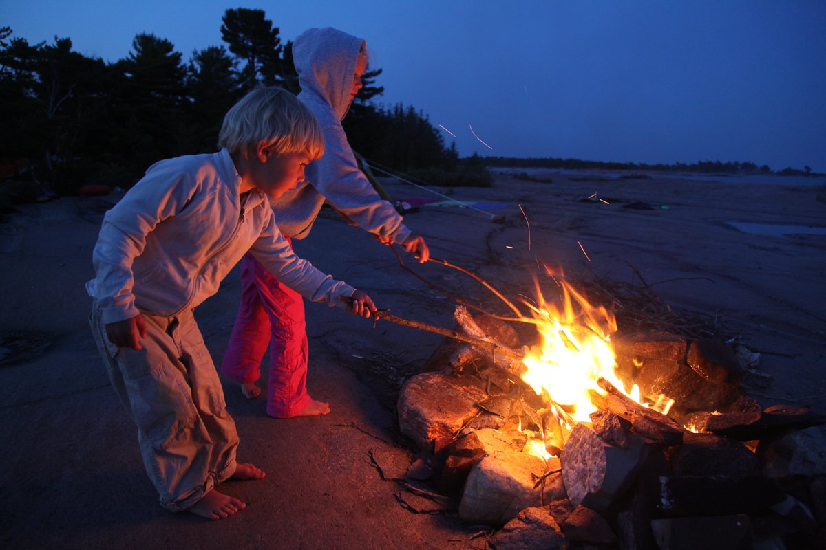 So on Robert Bateman's 90th birthday, I wish him well and many thanks for having influenced a generation of Canadians (who are now raising children of their own). Read more here as Robert Bateman, "reflects on his life and his work" https://thenarwhal.ca/in-conversation-with-robert-bateman-on-his-90th-birthday/