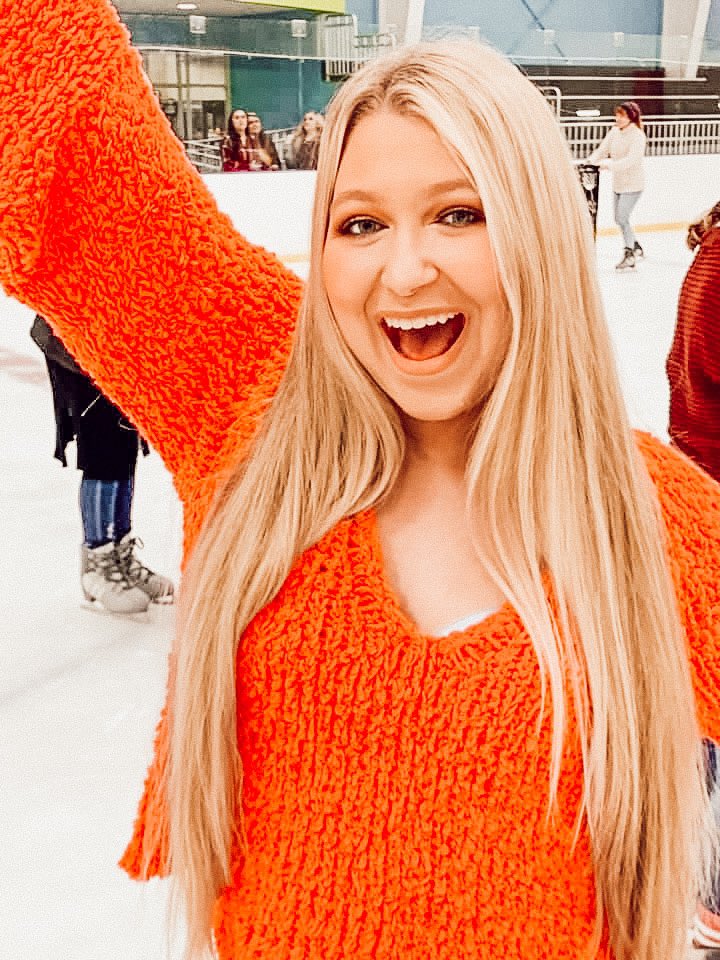 ✭ Meet our Executive Board ✭ Olivia is a rising Senior from Louisville, KY, majoring in Public Relations! • Olivia currently serves as our Panhellenic Delegate! DZLAM, sweet sister! ✨🌸