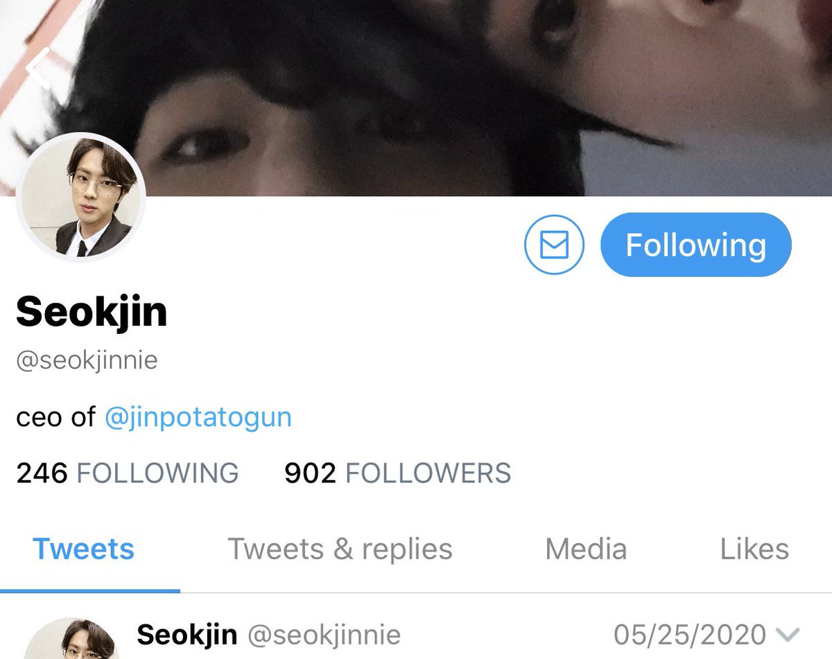 [namjin au] 13- hoseok, that phone background is superb