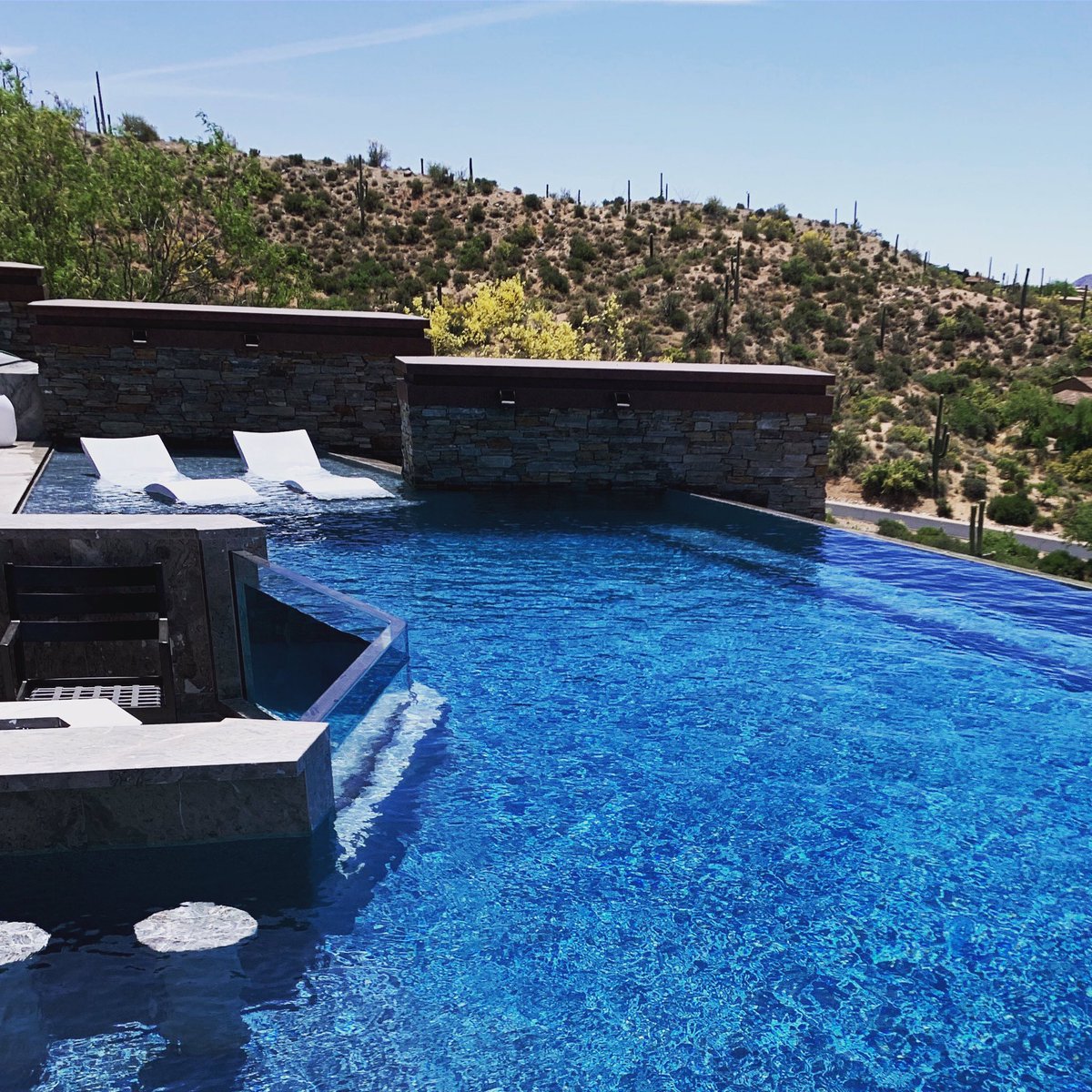 ePoolSupply tweet media