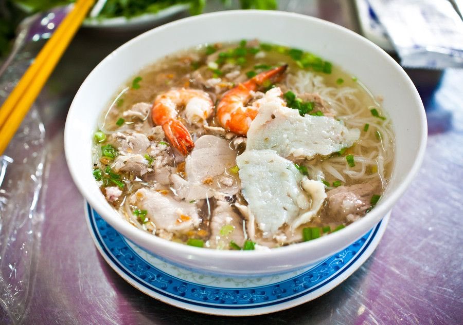 First up, we have Hu Tieu. If you like Pho, then perhaps you’ll like this lighter noodles soup. Instead of beef as the choice of meat in Pho, this dish has mostly pork & seafood.