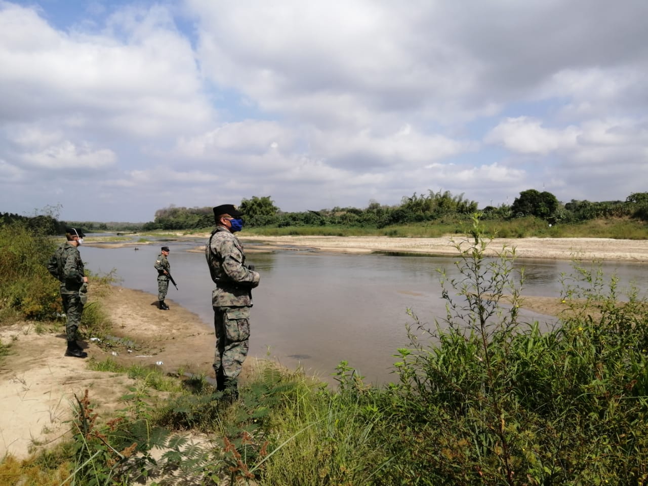 httpspbstwimgcommediaEY5smAcWAAEZarhformatjpgnamelarge