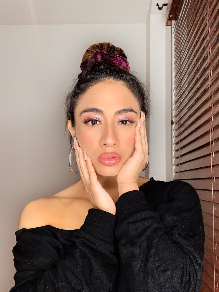 comentapop's tweet photo. A justiça sendo feita! Ally Brooke recebeu sua primeira indicação ao Emmy Awards pela música tema da animação "Os Casagrandes" interpretada por ela. Boa sorte para a futura Emmy winner. https://t.co/QCvO3QYtl5