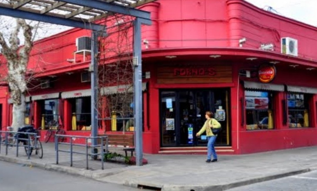 Rodri964's tweet photo. #CerroLargo Uno de los lugares más emblemáticos del centro de la ciudad de Melo cierra sus puertas.

Tras 28 años en el mercado gastronómico local el propietario de Forno's anunció la decisión.

La medida fue atribuida al contexto actual del país. (Abajo el comunicado 👇👇👇). https://t.co/HYHlLk3O7v
