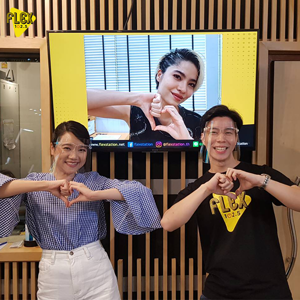 Flex_Connect's tweet photo. นอกจากจะมาฝากเพลงแล้ว มารีน่ายังมาชวนเต้นเพลง #เหมือนจะดี อีกด้วย
ใครเต้นแล้วอย่าลืมโพสต์ พร้อมกับติด #PlotTwistchallenge ด้วยนะ มารีน่าตามส่องอยู่
@marinaemb
#marinaemmb
#มารีน่า
#FLEXxMARINA https://t.co/luPEOOf4Zt